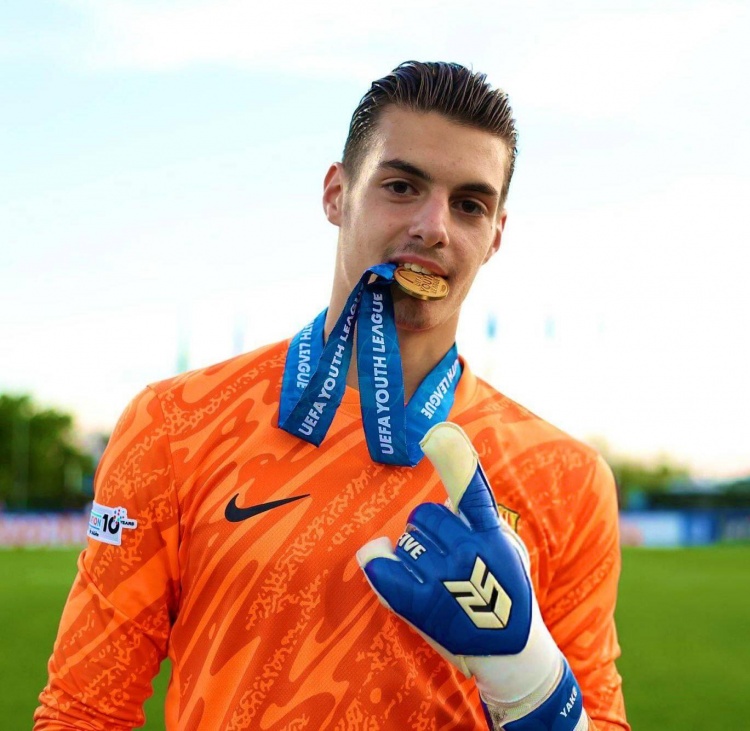 世体:巴萨19岁门将雅科比什维利外租安道尔FC只待官宣