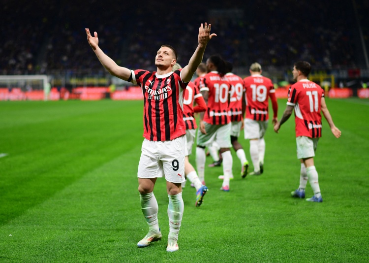 隆戈:约维奇将免签加盟雅典AEK,签约至2027年