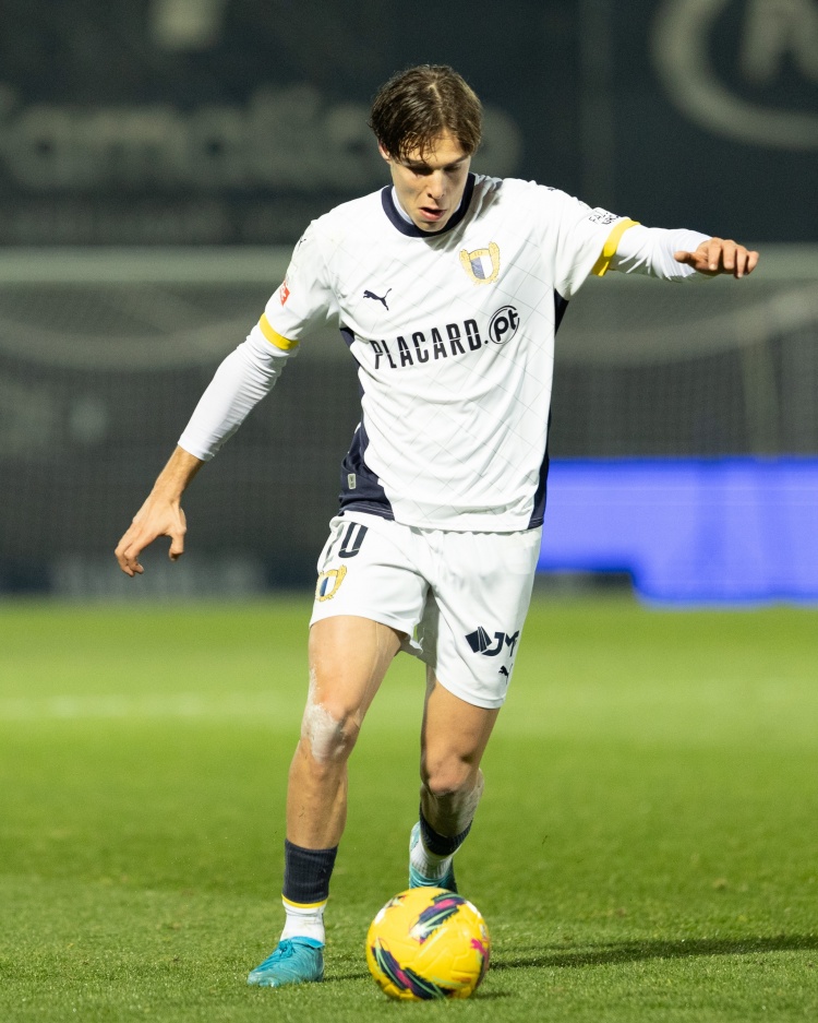 都体：尤文计划进行中场补强，他们瞄准了葡萄牙新星古斯塔沃-萨